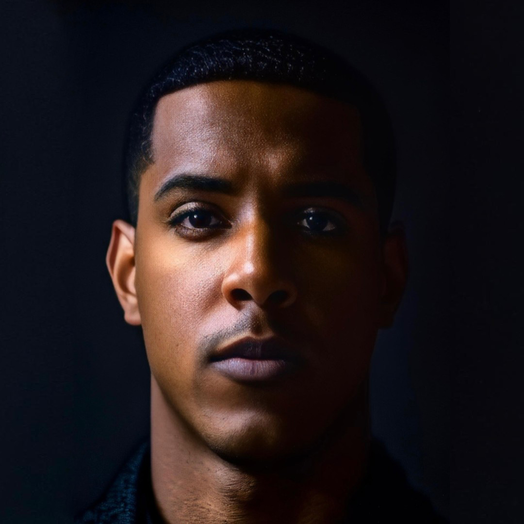 Donovan Singletary, Crown_web-square