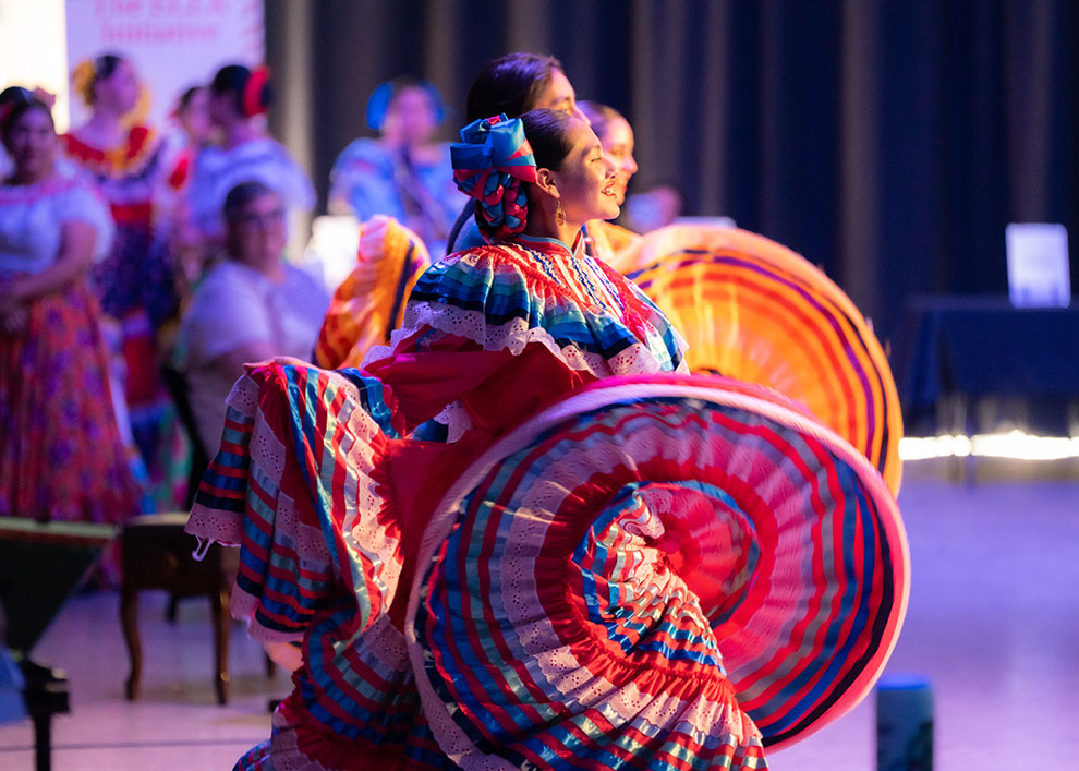 Performance by Grupo Folklorico Alma Tapatía at the Latinx Artists Market, photo by Andrew Schwartz