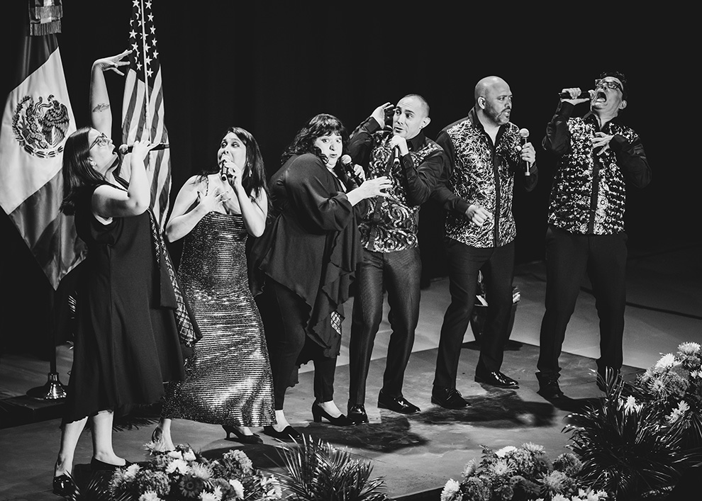 Voz en Punto performing at the Lyric Opera Production Arts Building, photo by Andrew Schwartz