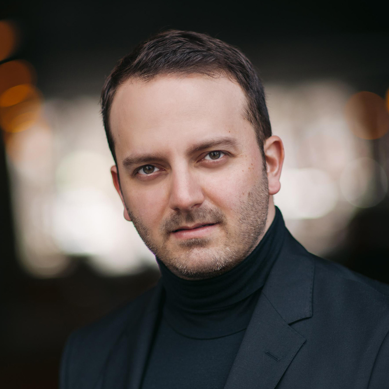 Roberto Kalb, Conductor_web-square