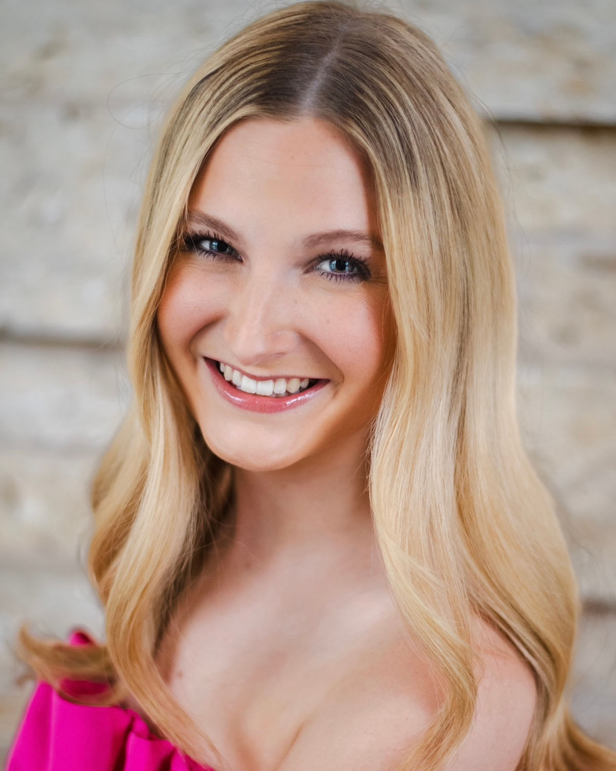 Madeline Friesen, Mezzo-Soprano_web-4x5